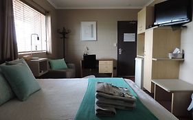 Childers Oasis Motel