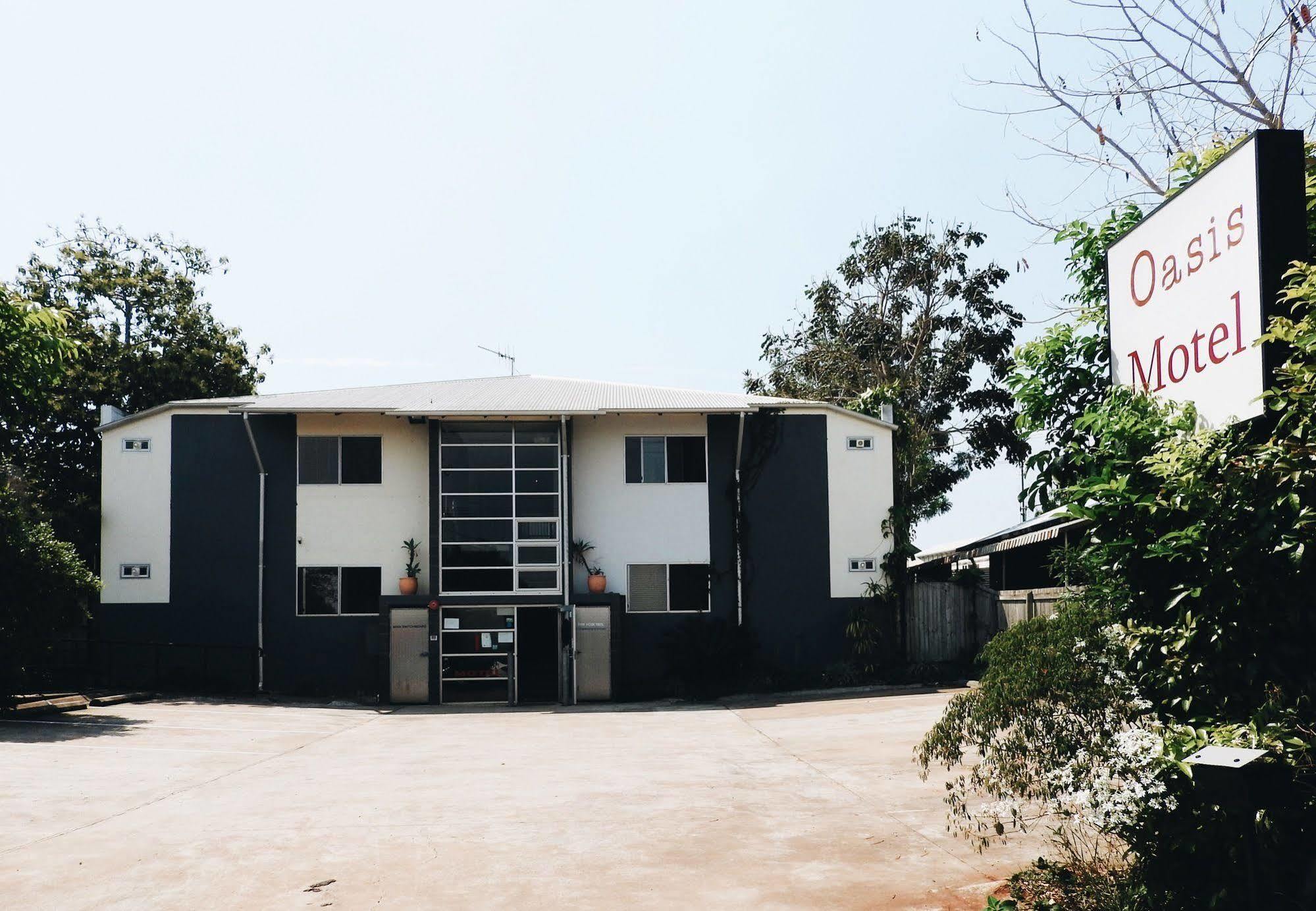 Childers Oasis Motel Exterior photo